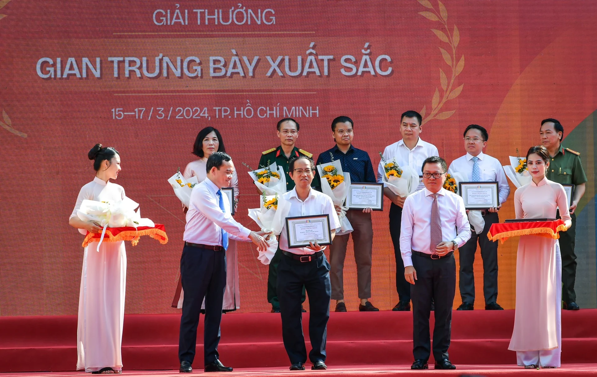 Báo chí phải bám sát hơi thở cuộc sống, kiến tạo, lan tỏa những giá trị tốt đẹp và nhân ái trong xã hội ảnh 6