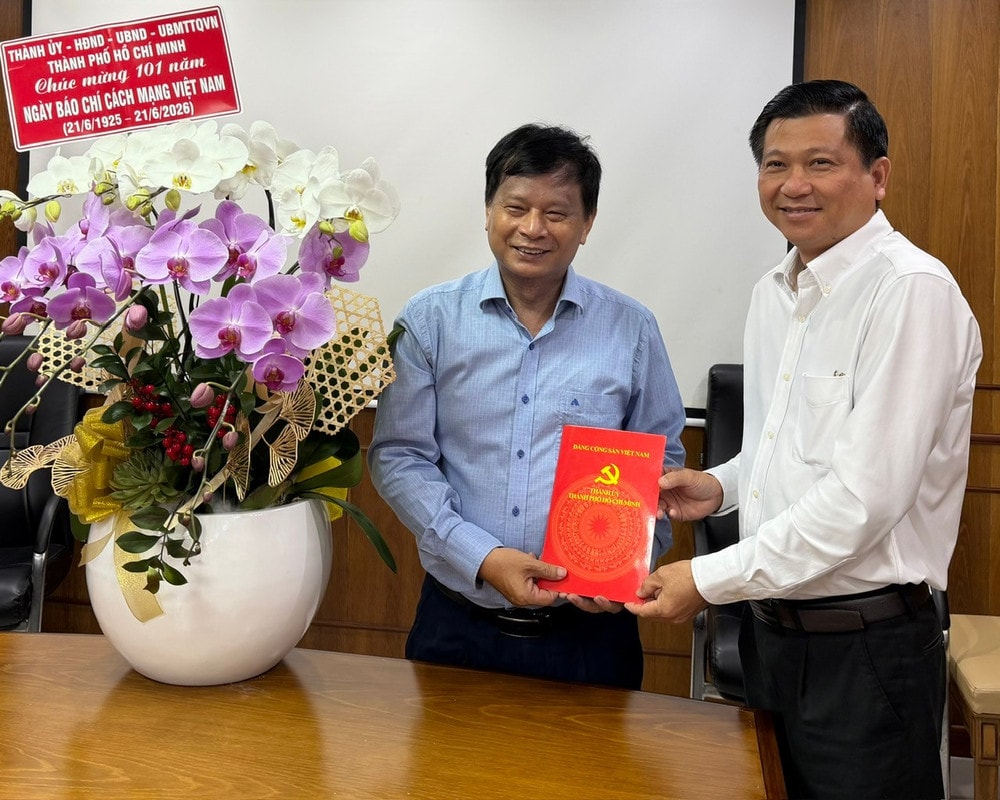 Lãnh đạo Thành ủy TP.HCM chúc mừng Hội Nhà báo Việt Nam. img-20260618-161202.jpg