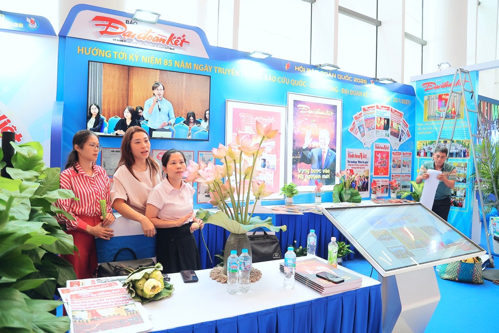 Gian hàng trưng bày của Báo Đại Đoàn kết. Ảnh: Đình Trung 755e5577-c8fc-4d98-b9d9-60407de32f10-1-201-a.jpg