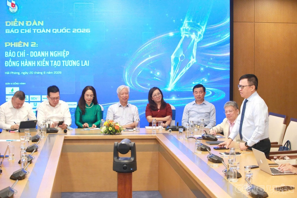 Nhà báo Lê Quốc Minh cho rằng, báo chí cũng phải tự đổi mới mình. clo_br_2aoboqenzluoaq8s7pjpv6szbvkmsscrsllnssnk.jpg