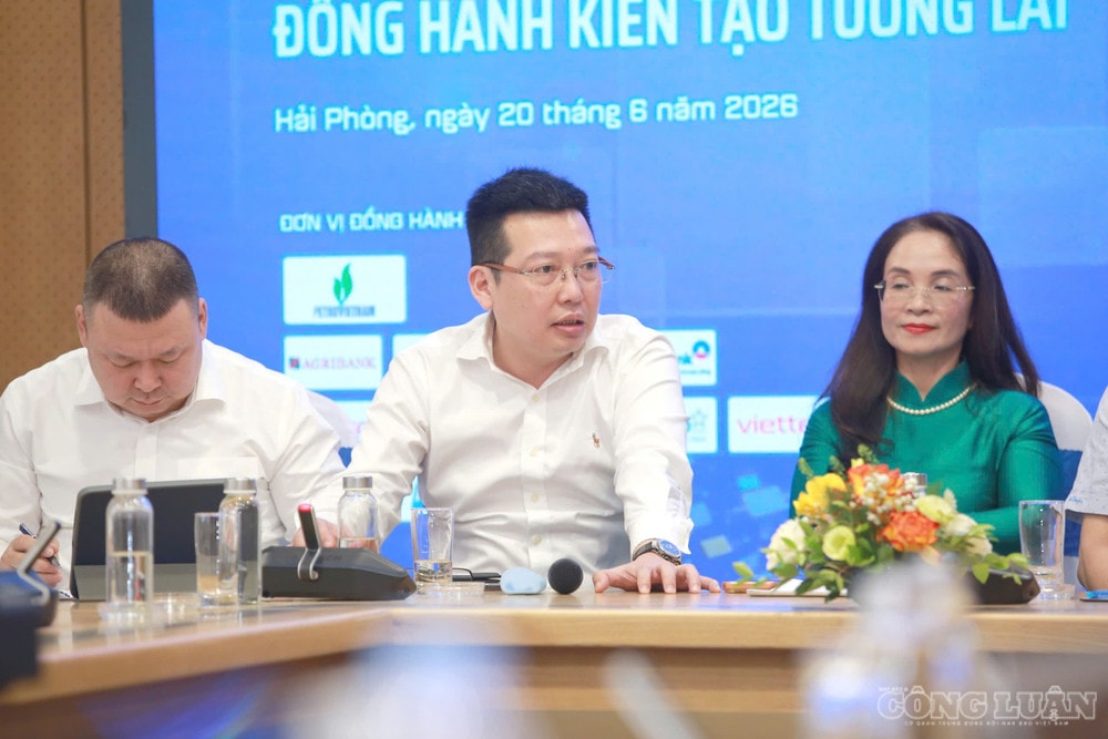 Ông Nguyễn Anh Vũ, Tổng Biên tập báo Văn hoá tham gia thảo luận. clo_br_a3d6146d65bbe4e5bdaa.jpg