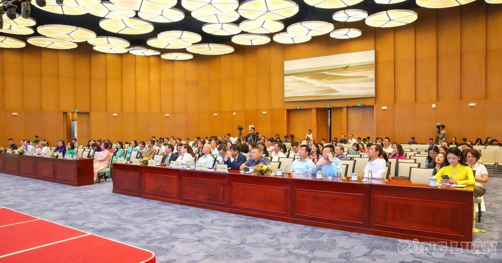 Quang cảnh Phiên khai mạc Diễn đàn Báo chí toàn quốc 2026. clo_br_2aoboqecmneqru5ajdckyu1ypzvgbz30enql1wr6.jpg