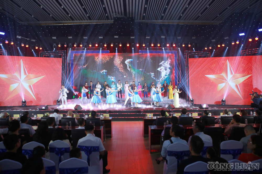 Cuộc thi clo_br_z7954893614192-163ed16fc2d79296ffda01931b33c88f.jpg