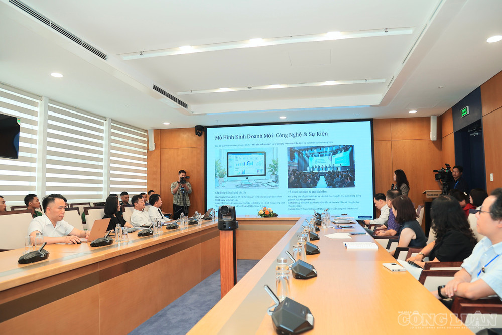 Quang cảnh phiên thảo luận với chủ đề “Đổi mới, sáng tạo để tiếp cận bạn đọc, phát triển kinh tế báo chí”. Ảnh: Đình Trung clo_br_374be265-2013-41b5-ad1d-610c6a372533-1-201-a.jpg