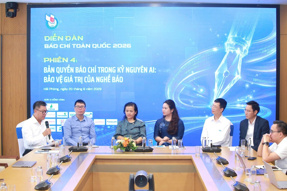 Các diễn giả tại phiên thảo luận chung. 1781857578991-8307156993572237324-g5687032138637076904-3f73bd04ea404bb5cf5038b38e27eecc.jpg