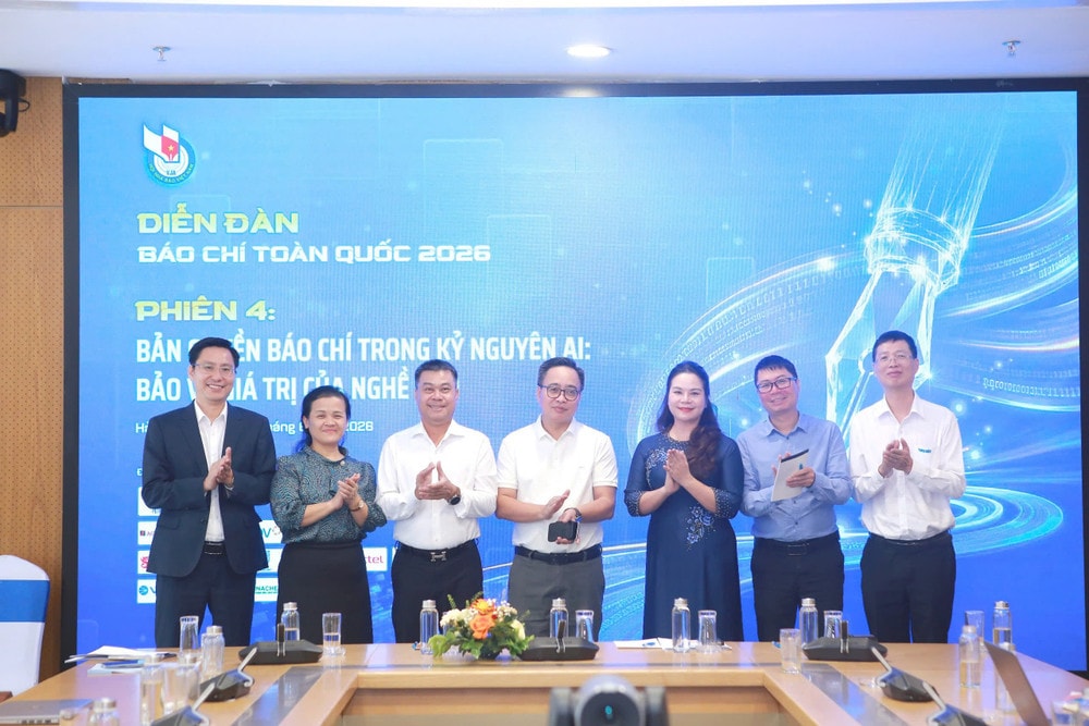 Các diễn giả kết thúc phiên thảo luận chung. 1781857578991-8307156993572237324-g5687032138637076904-3f73bd04ea404bb5cf5038b38e27eecc-2949.jpg