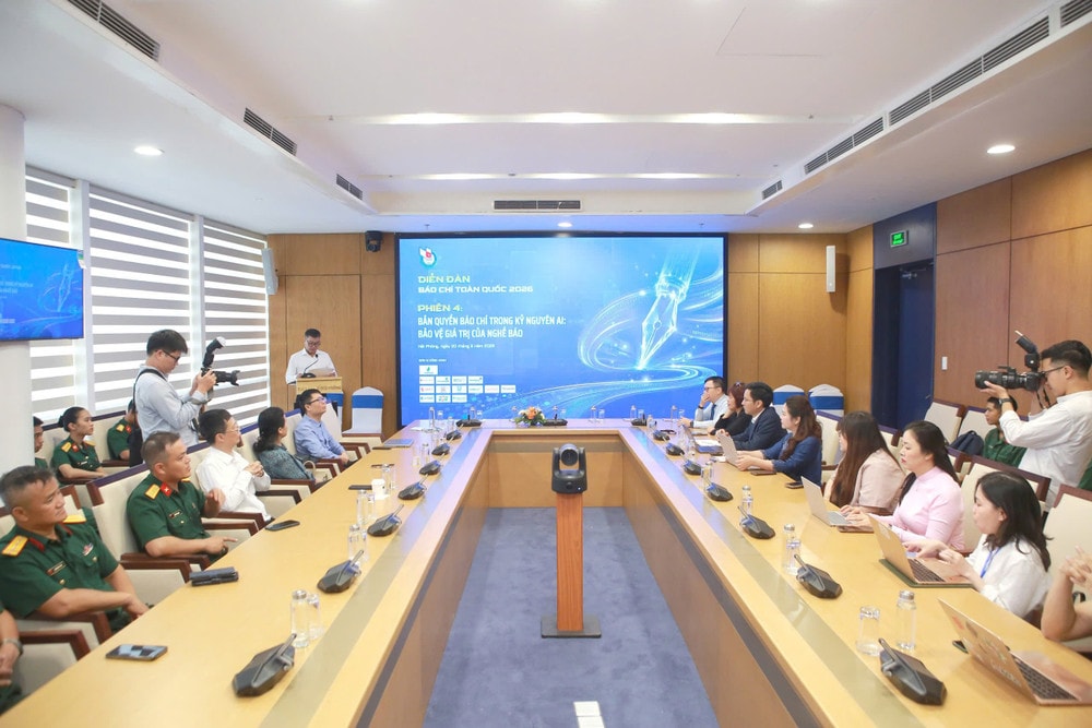Phiên thảo luận với chủ đề “Bản quyền báo chí trong kỷ nguyên AI - Bảo vệ giá trị của người làm báo” đã diễn ra sôi nổi. 1781857578991-8307156993572237324-g5687032138637076904-3f73bd04ea404bb5cf5038b38e27eecc-8935.jpg