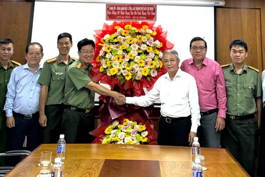 Lãnh đạo Công an TP HCM thăm, chúc mừng Hội Nhà báo Việt Nam nhân Ngày Báo chí Cách mạng Việt Nam